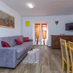 بيت للعطل Butkovic By Interhome *